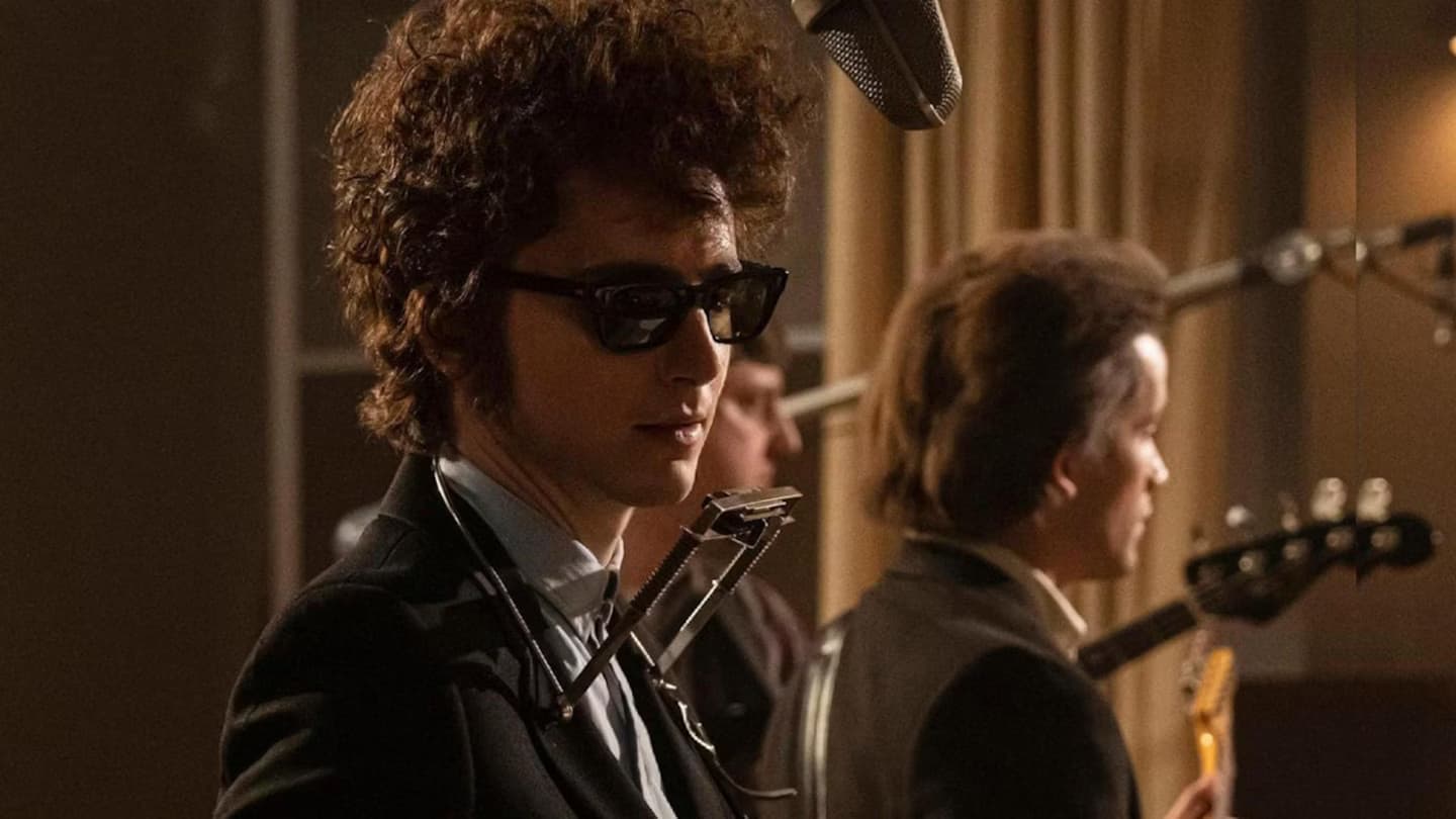 Timothée Chalamet as Bob Dylan in A Complete Unknown.