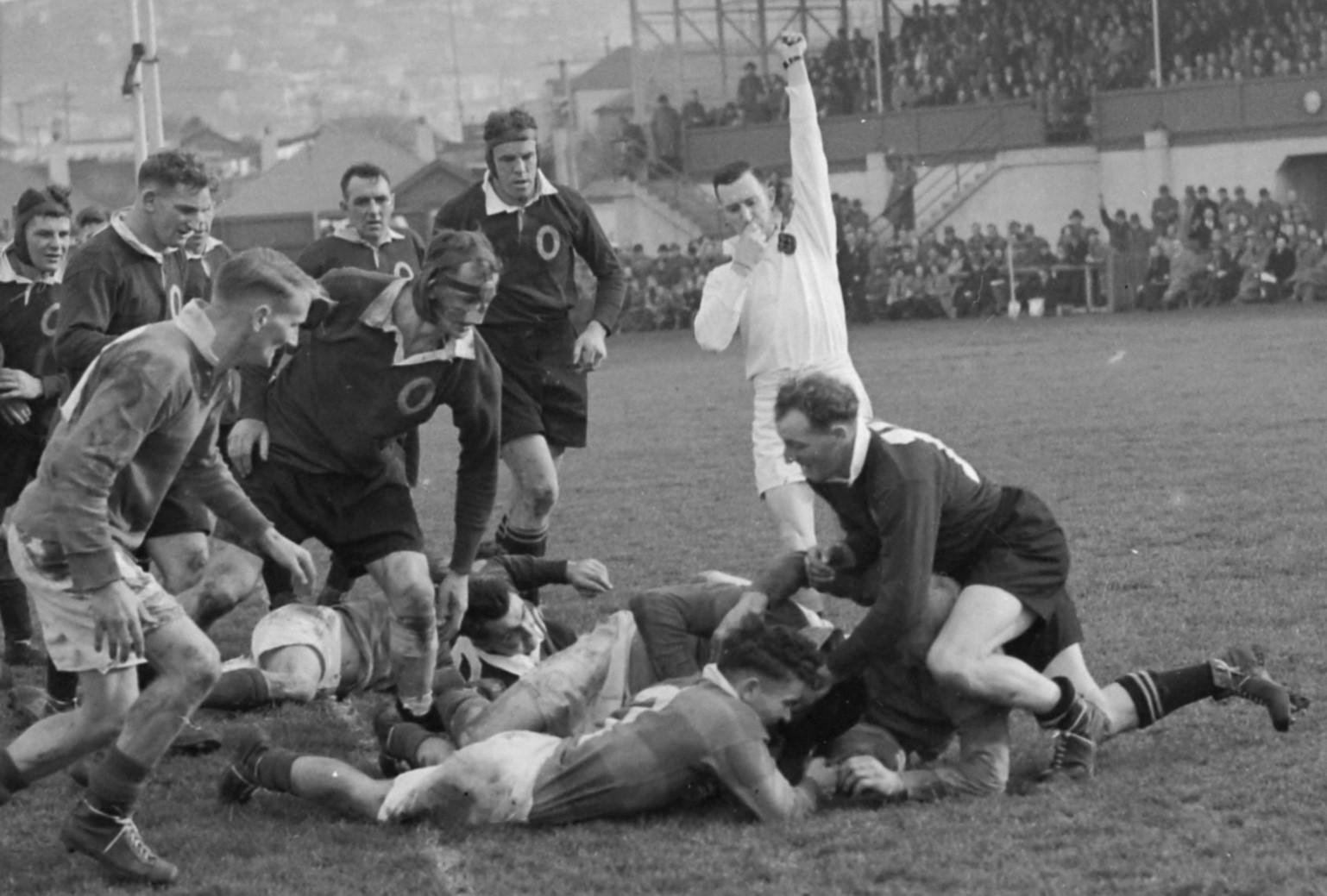 George Smallholme scoring the first of Buller's two tries.