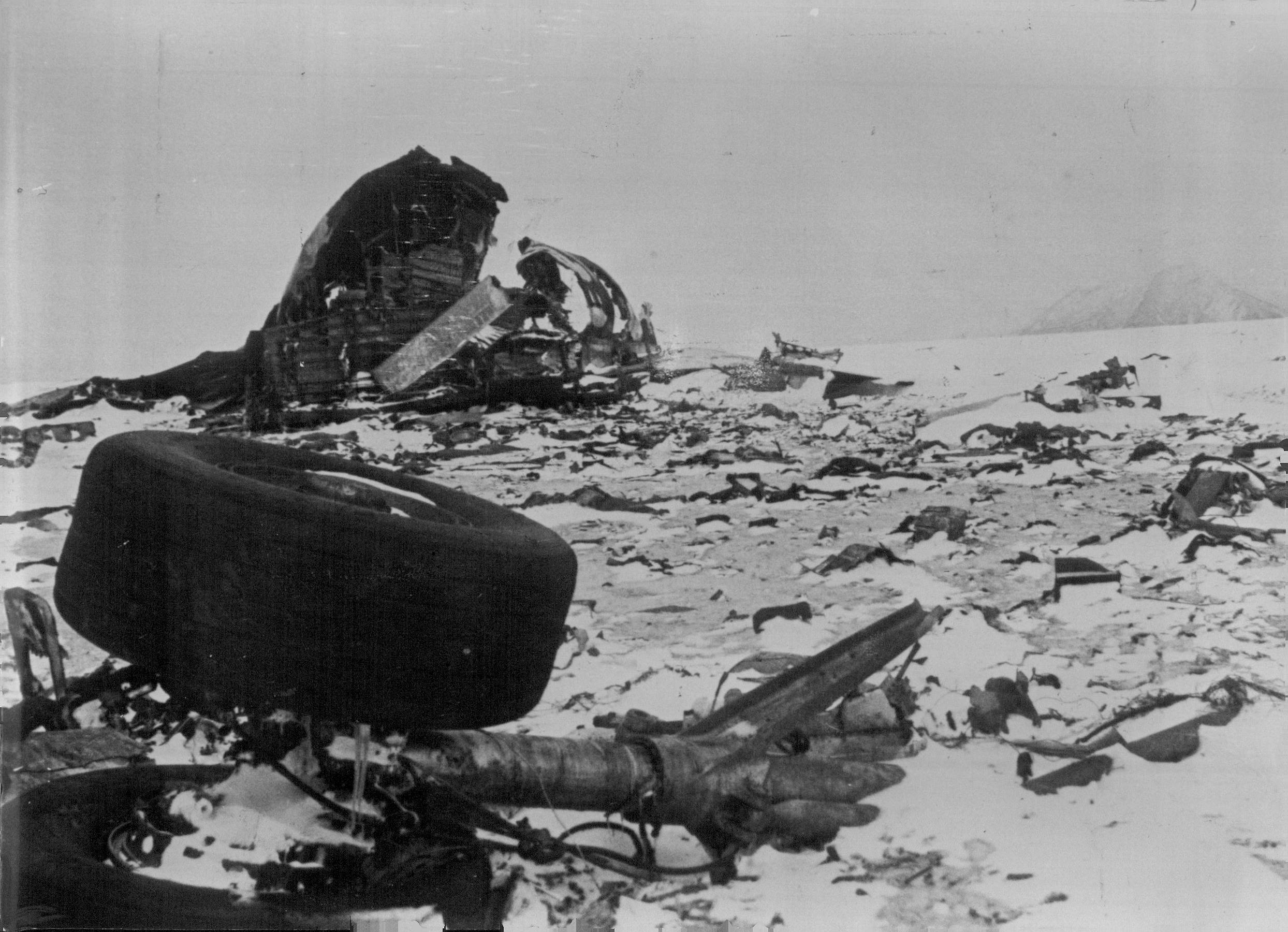 The crashed DC10 Litters the slopes of Mt Erebus. Other pictures and stories. September 21, 2000. (Photo by The Press)